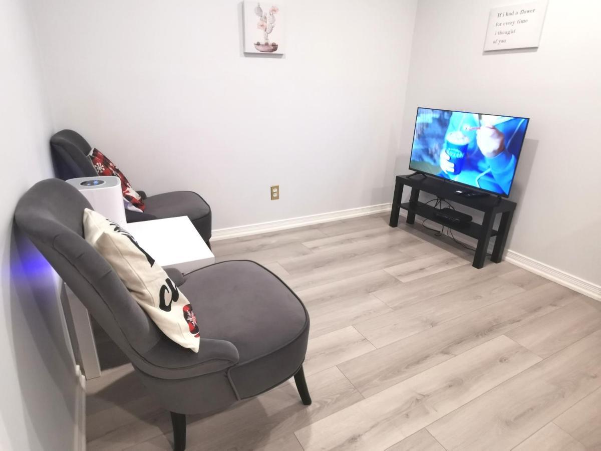 Perfect Location Comfort Private House Lower Level 2 Bedroom Unit Mississauga Bagian luar foto