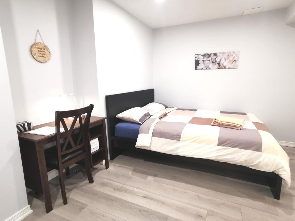 Perfect Location Comfort Private House Lower Level 2 Bedroom Unit Mississauga Bagian luar foto