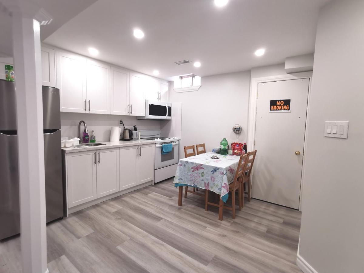 Perfect Location Comfort Private House Lower Level 2 Bedroom Unit Mississauga Bagian luar foto